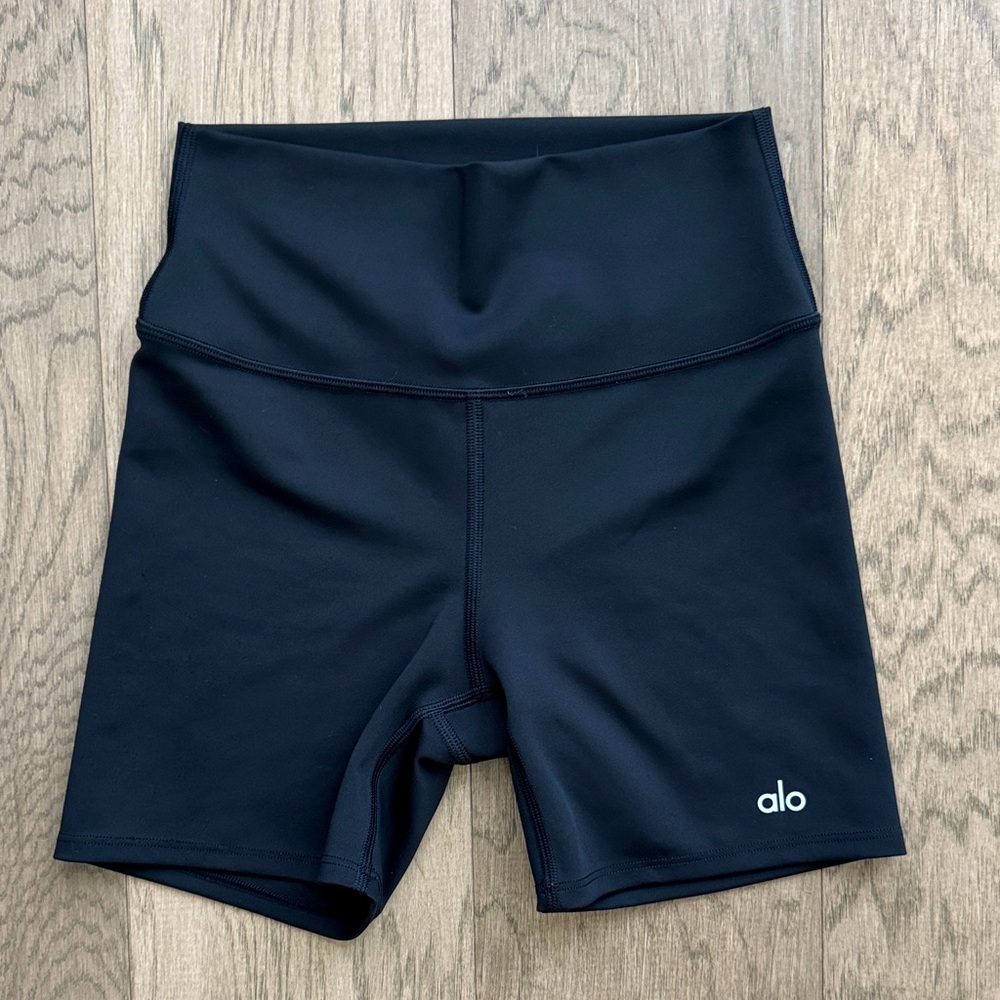 ALO Yoga Womens Black Biker Shorts